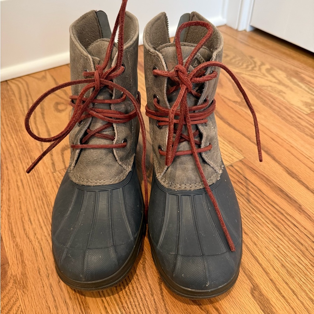 Sperry Saltwater Duck Boots with Red Laces